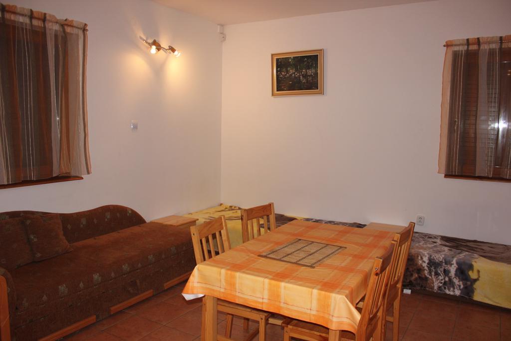Apartmany Vinne Bilik gambar
